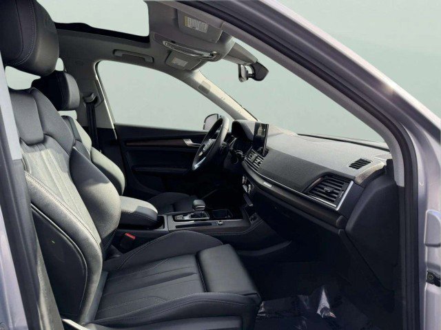 Certified 2025 Audi Q5 2.0T Premium Plus w/ Premium Plus Package image 28