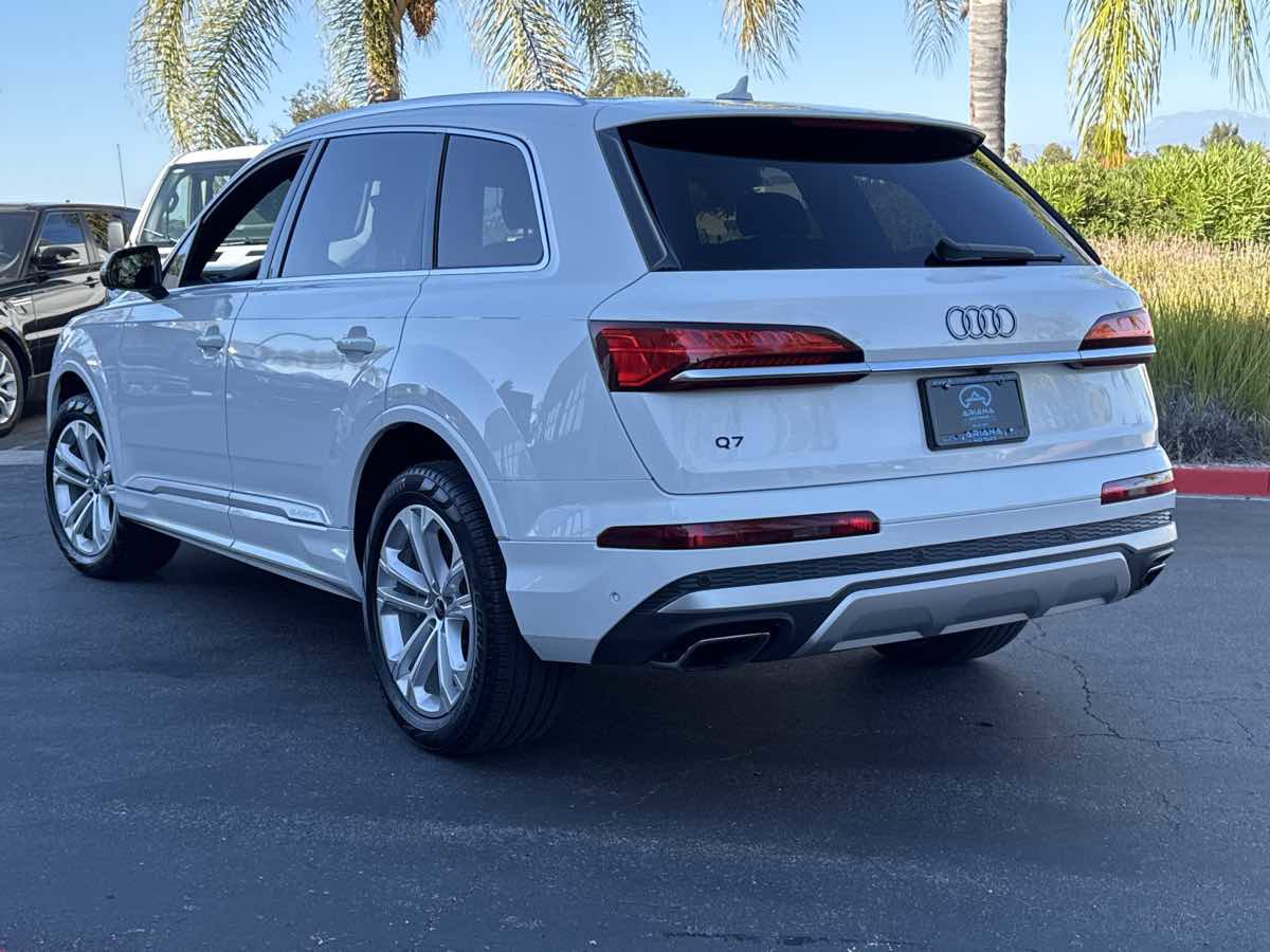 Used 2025 Audi Q7 Premium Plus image 4