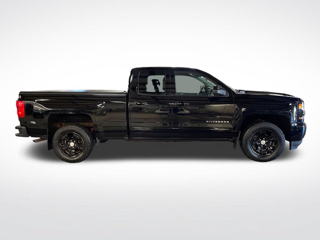 Used 2017 Chevrolet Silverado 1500 LT w/ All Star Edition AWD/4WD image 7