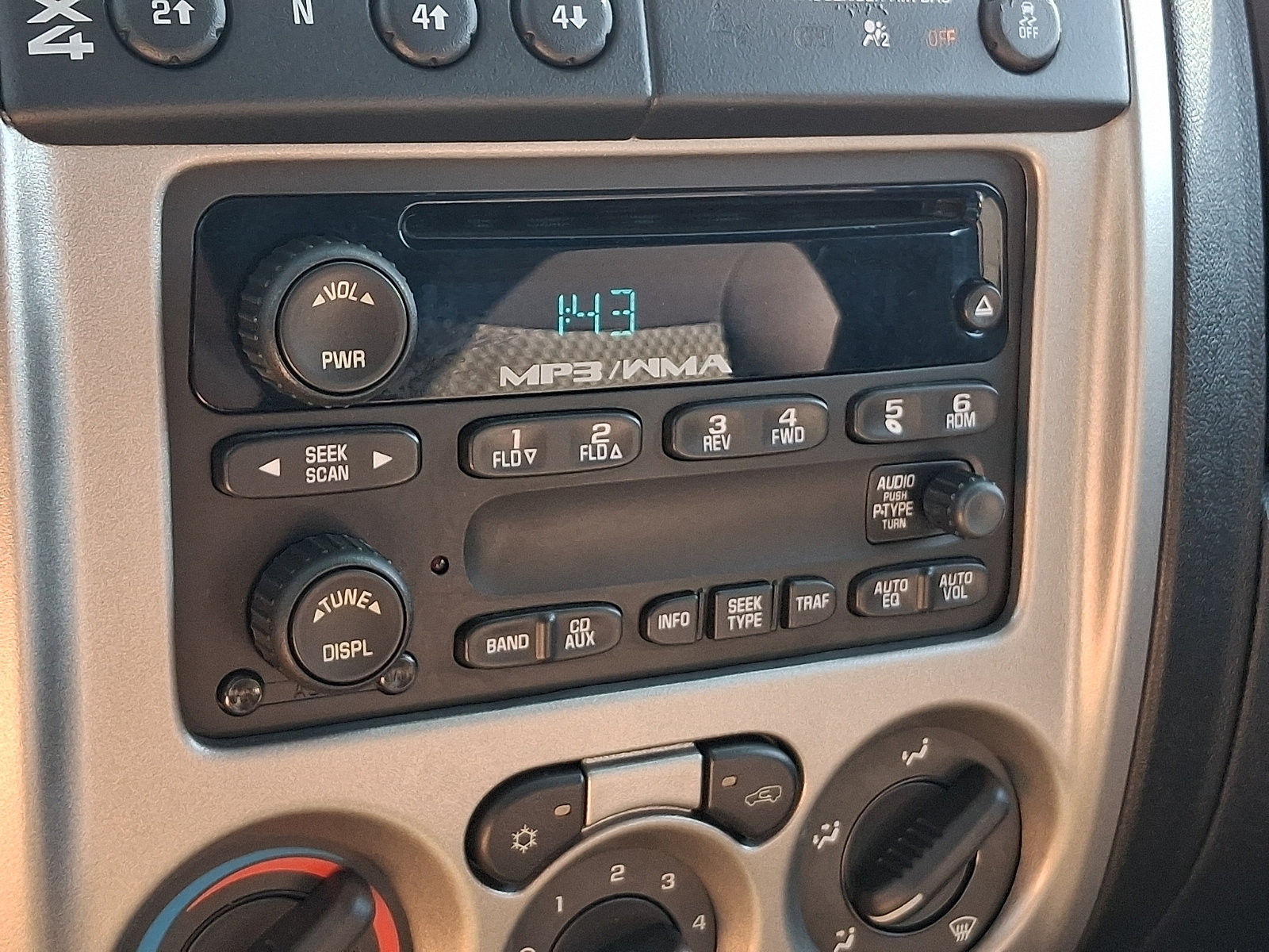 Used 2012 GMC Canyon SLE AWD/4WD image 17