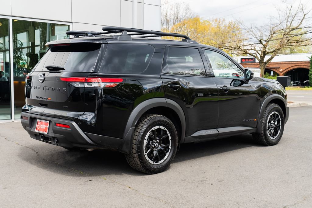 Used 2025 Nissan Pathfinder Rock Creek image 6