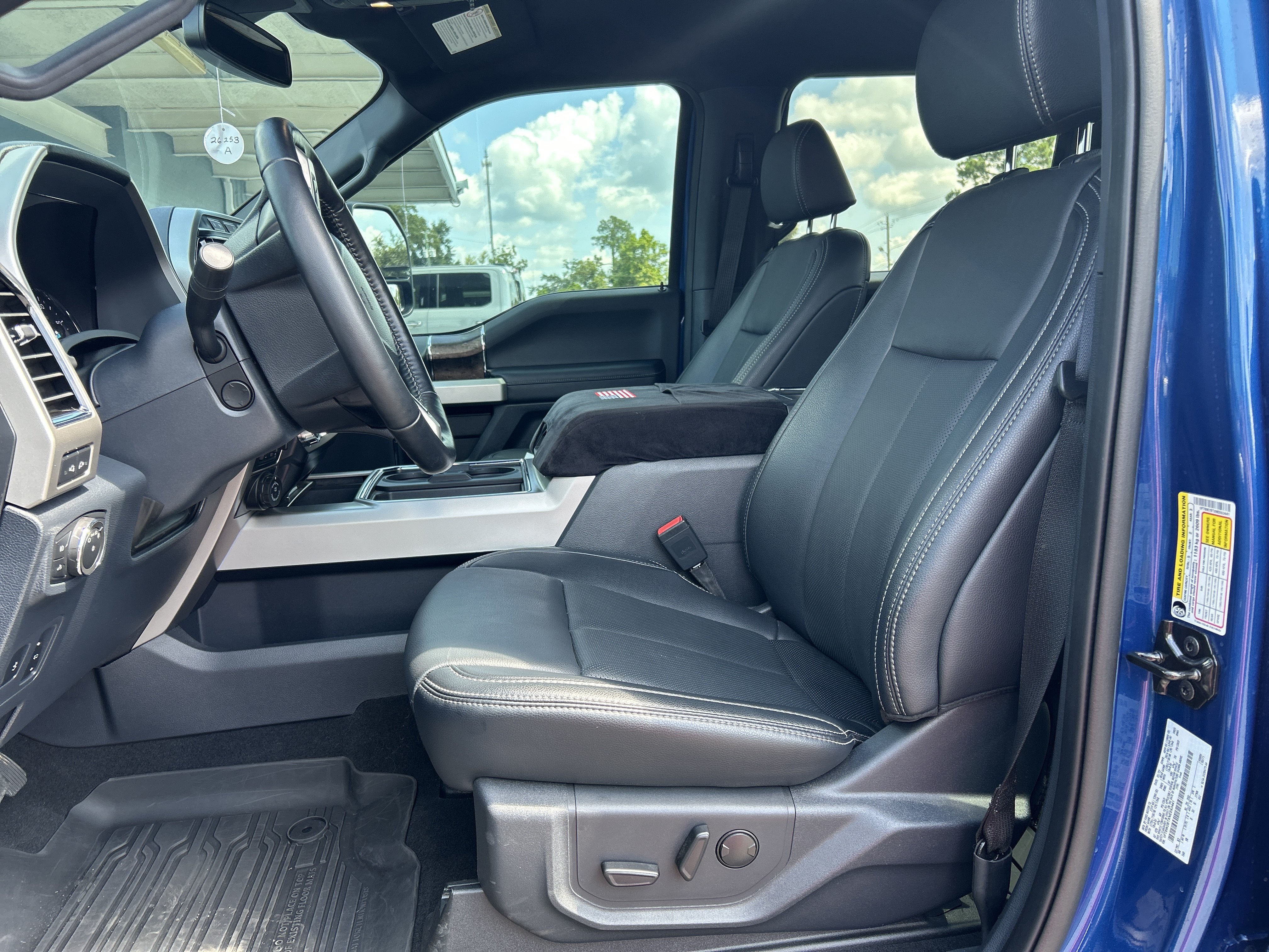 Used 2022 Ford F250 Lariat w/ Tremor Off-Road Package AWD/4WD image 10