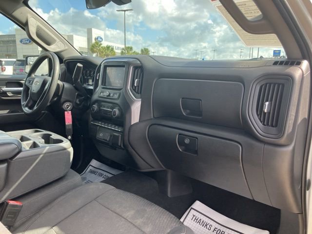 Used 2020 Chevrolet Silverado 1500 Custom w/ Custom Value Package image 12