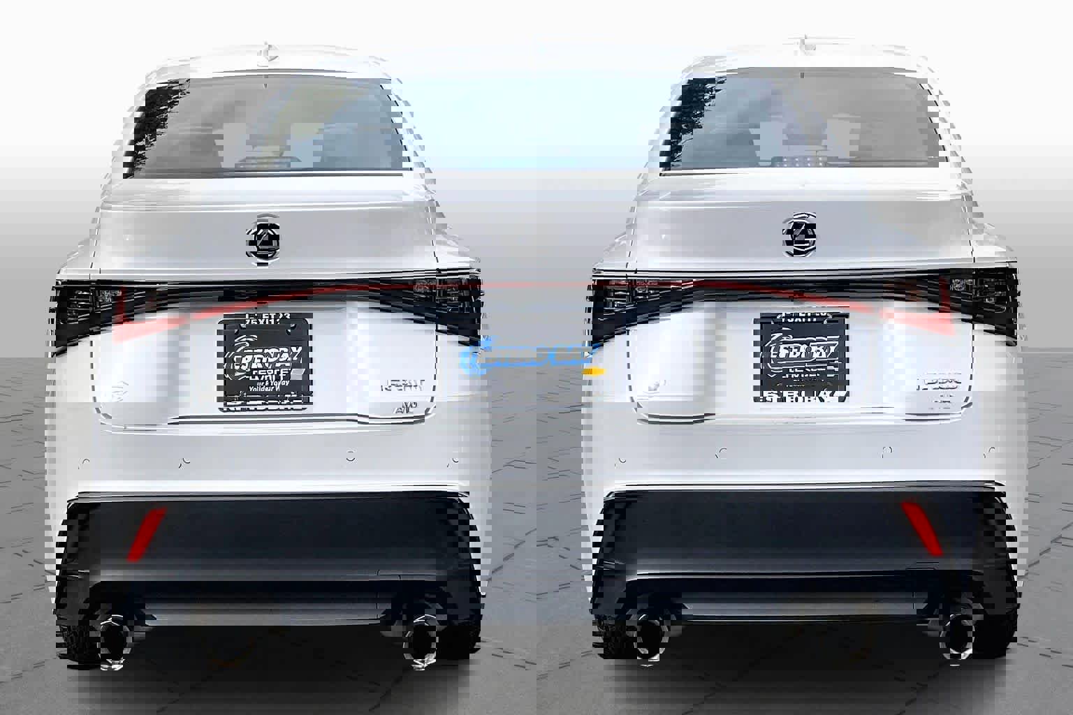 Used 2022 Lexus IS 300 AWD w/ Premium Package image 5