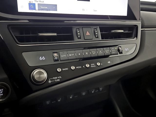 Used 2025 Lexus ES 350 w/ Premium Package FWD image 17