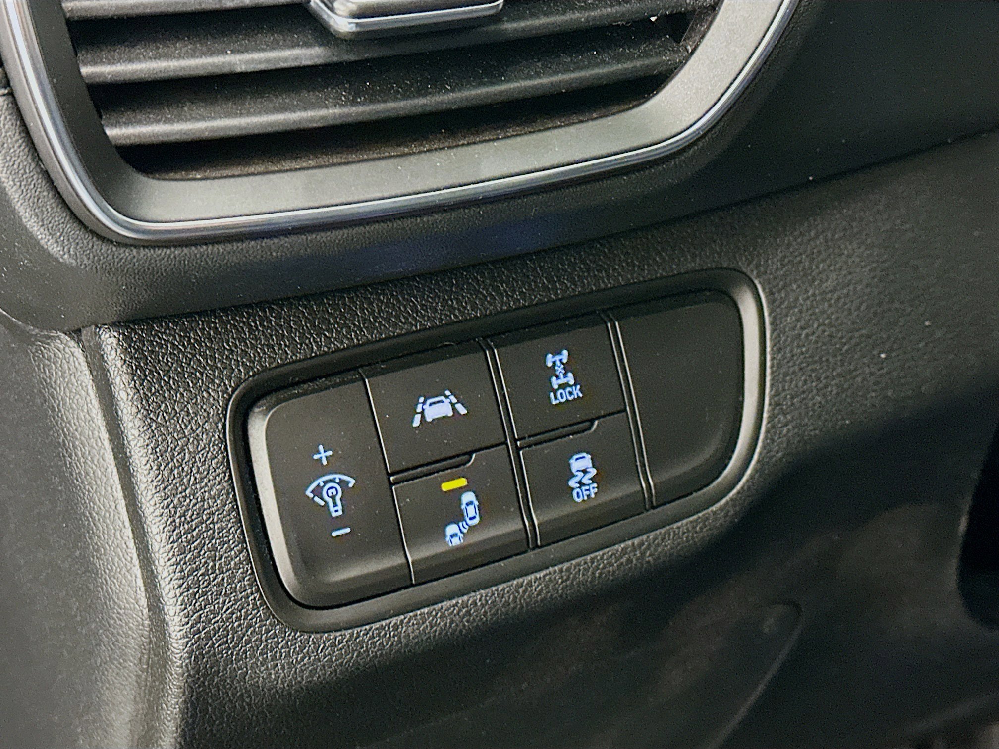 Used 2020 Hyundai Santa Fe SEL w/ Cargo Package image 17