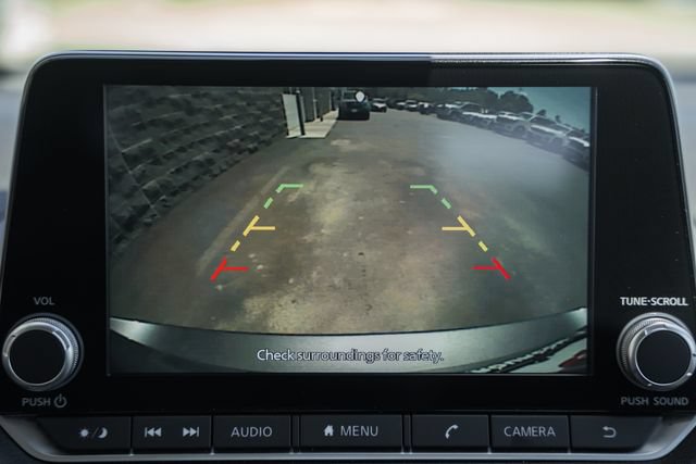 Used 2025 Nissan Sentra SV FWD image 42