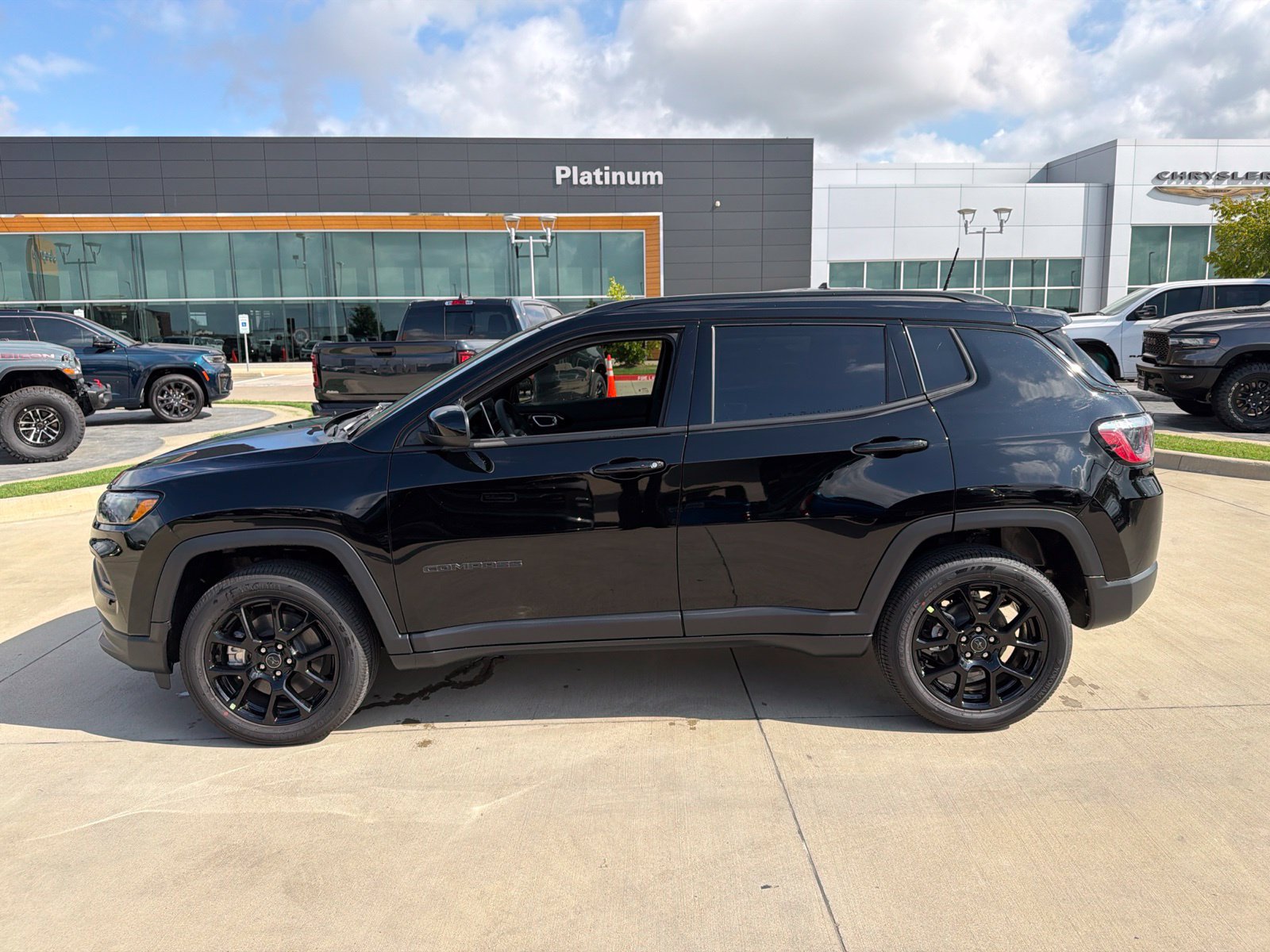 New 2027 Jeep Compass Latitude AWD/4WD image 2