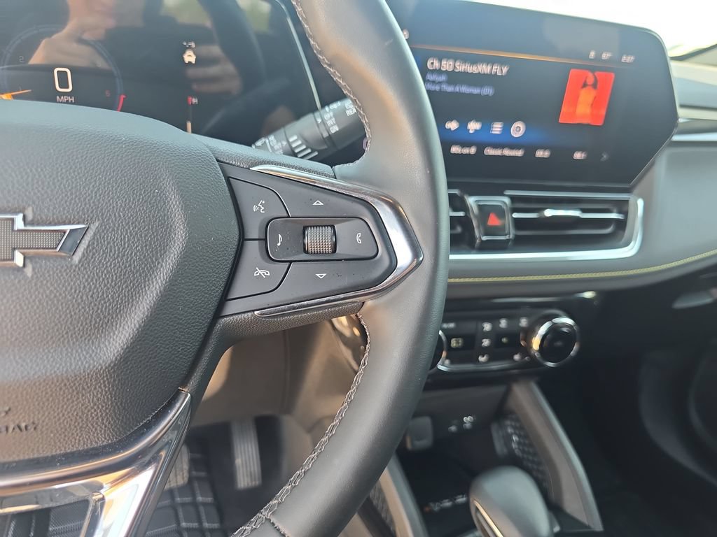 Used 2025 Chevrolet TrailBlazer ACTIV w/ Convenience Package FWD image 17