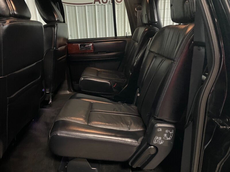 Used 2017 Lincoln Navigator L Select AWD/4WD image 19