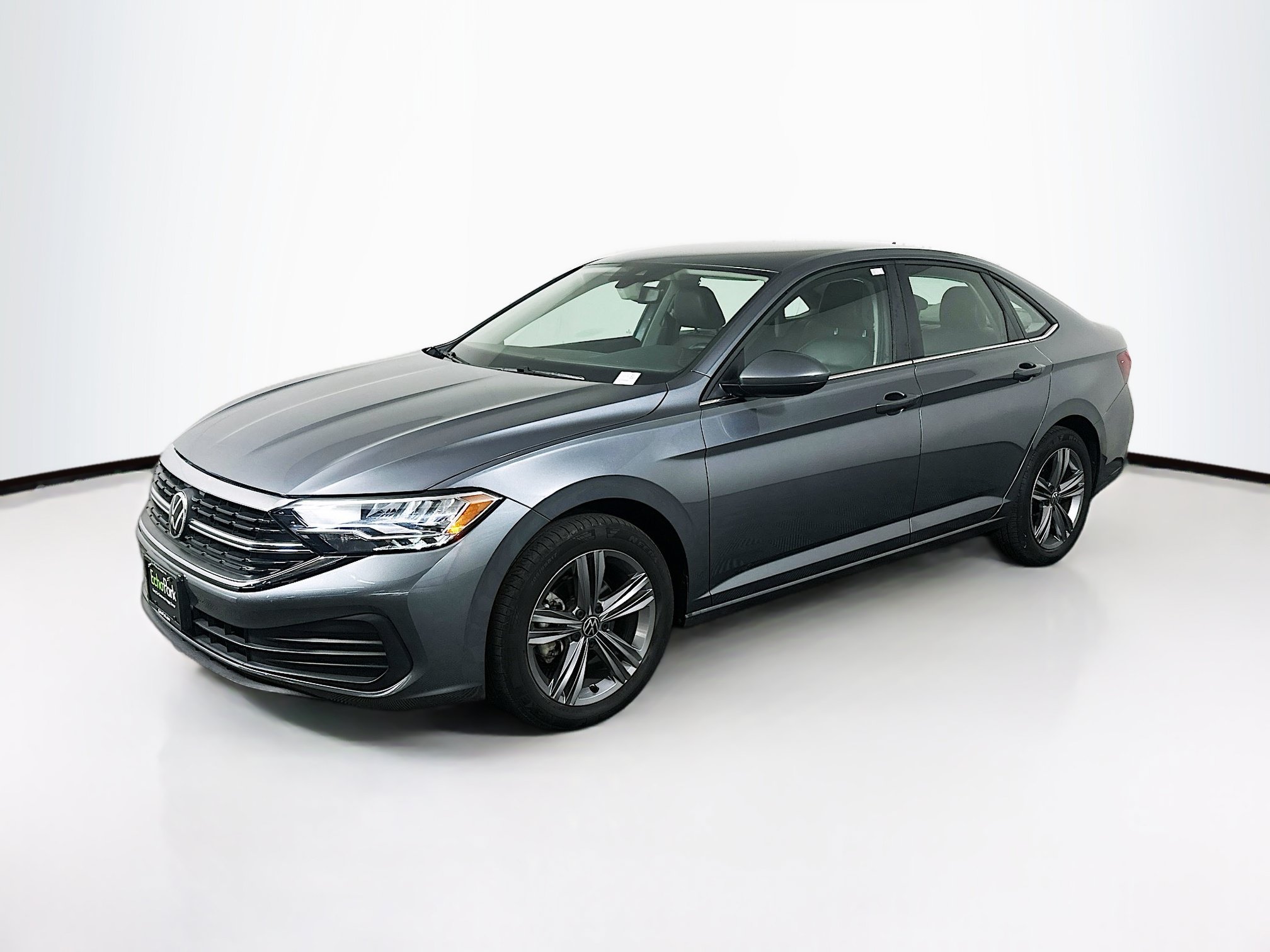 Used 2023 Volkswagen Jetta SE FWD image 3