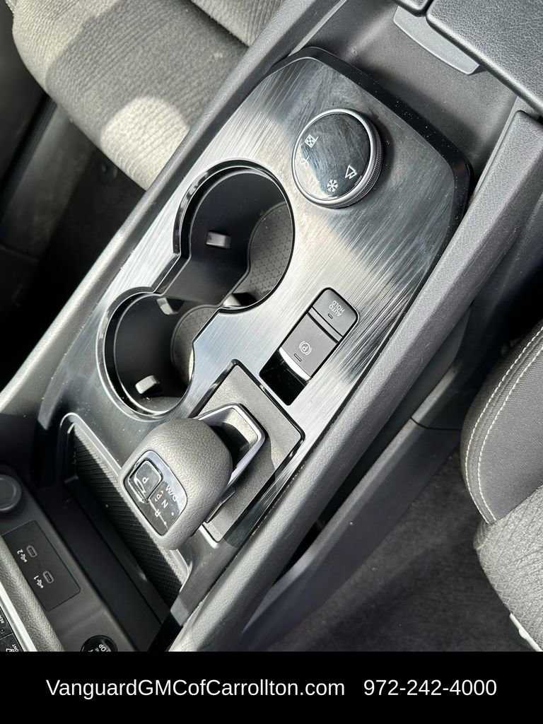 Used 2024 Nissan Rogue SV AWD/4WD image 11