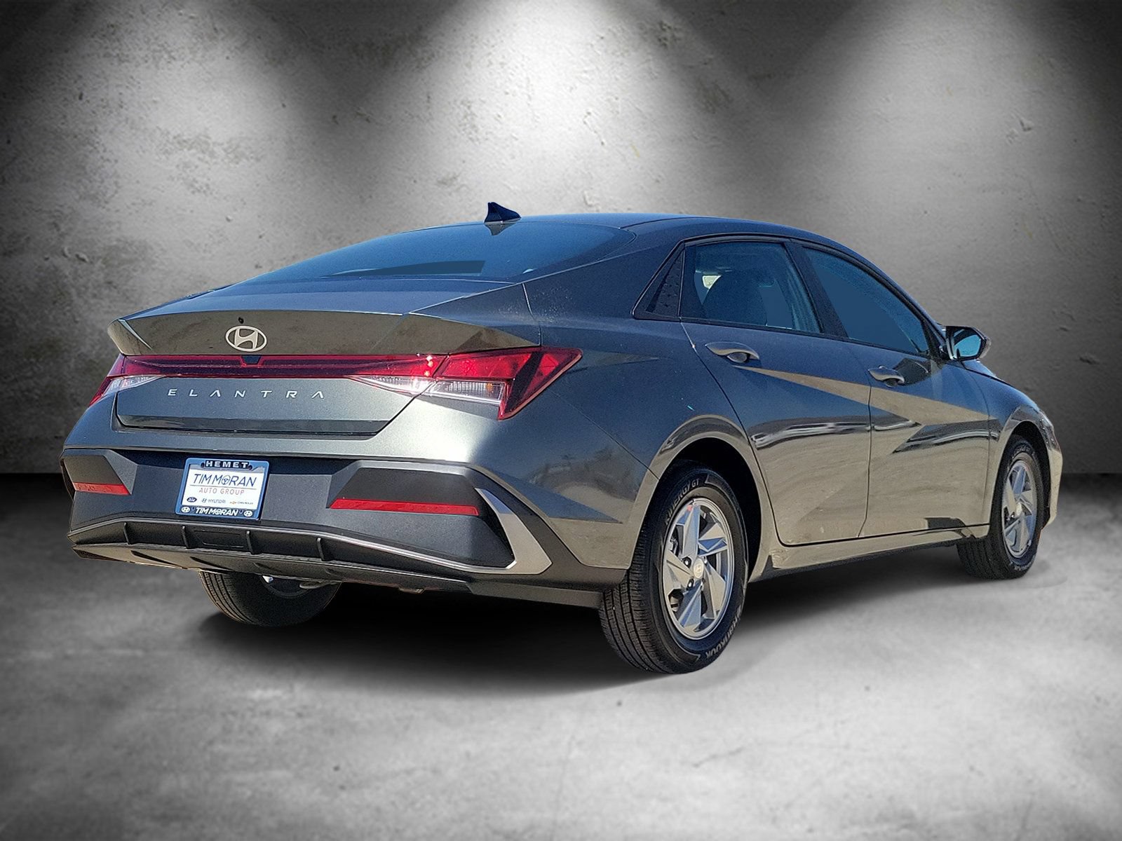 New 2026 Hyundai Elantra SE FWD image 3