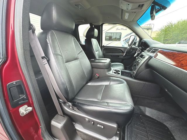 Used 2013 GMC Sierra 2500 SLT w/ Suspension Package, Off-Road AWD/4WD image 25