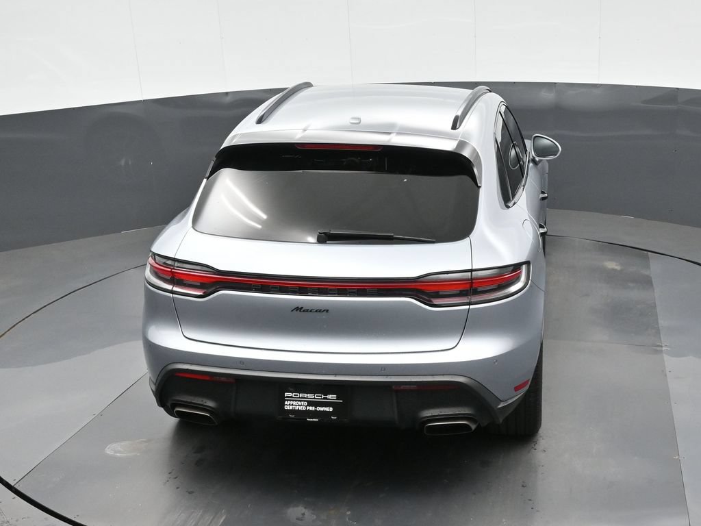 Certified 2022 Porsche Macan AWD/4WD image 29
