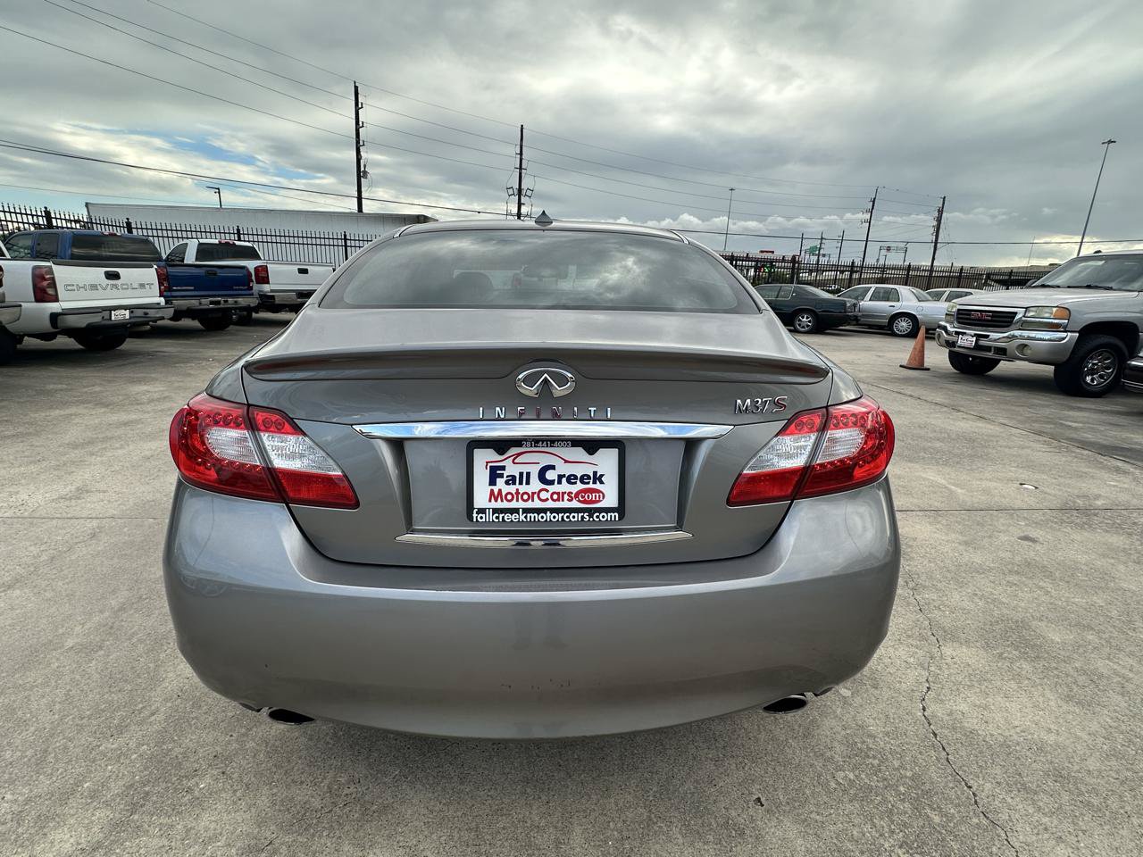 Used 2011 INFINITI M37 w/ Sport Pkg RWD image 4
