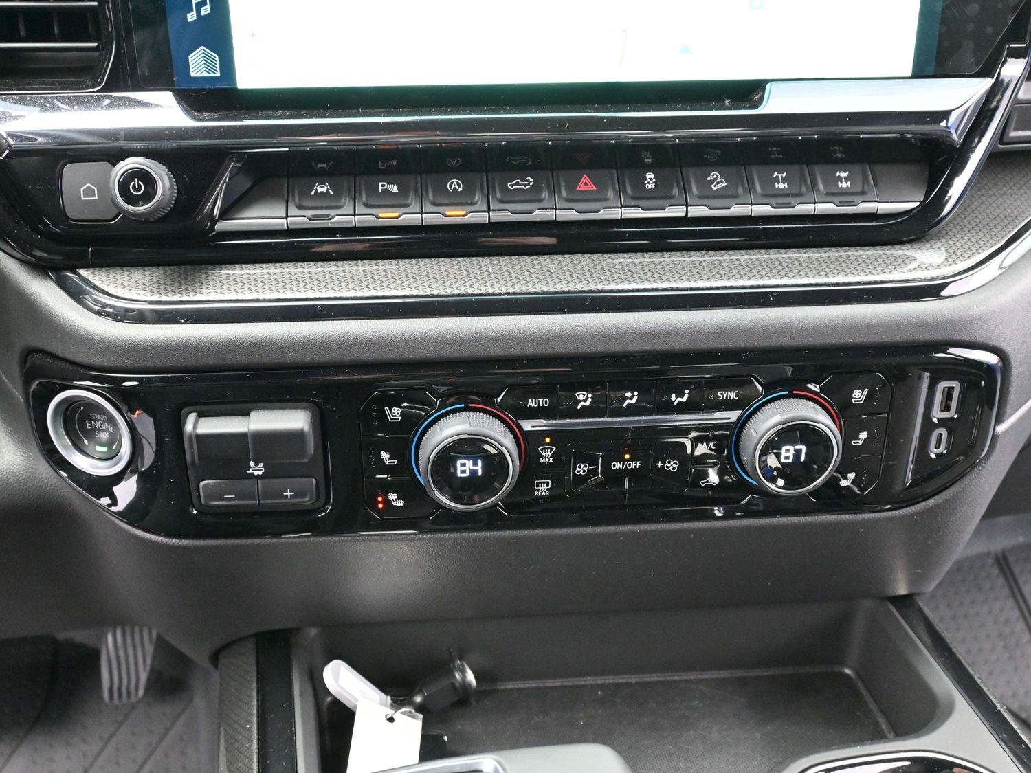 Used 2025 Chevrolet Silverado 1500 ZR2 w/ Technology Package image 25