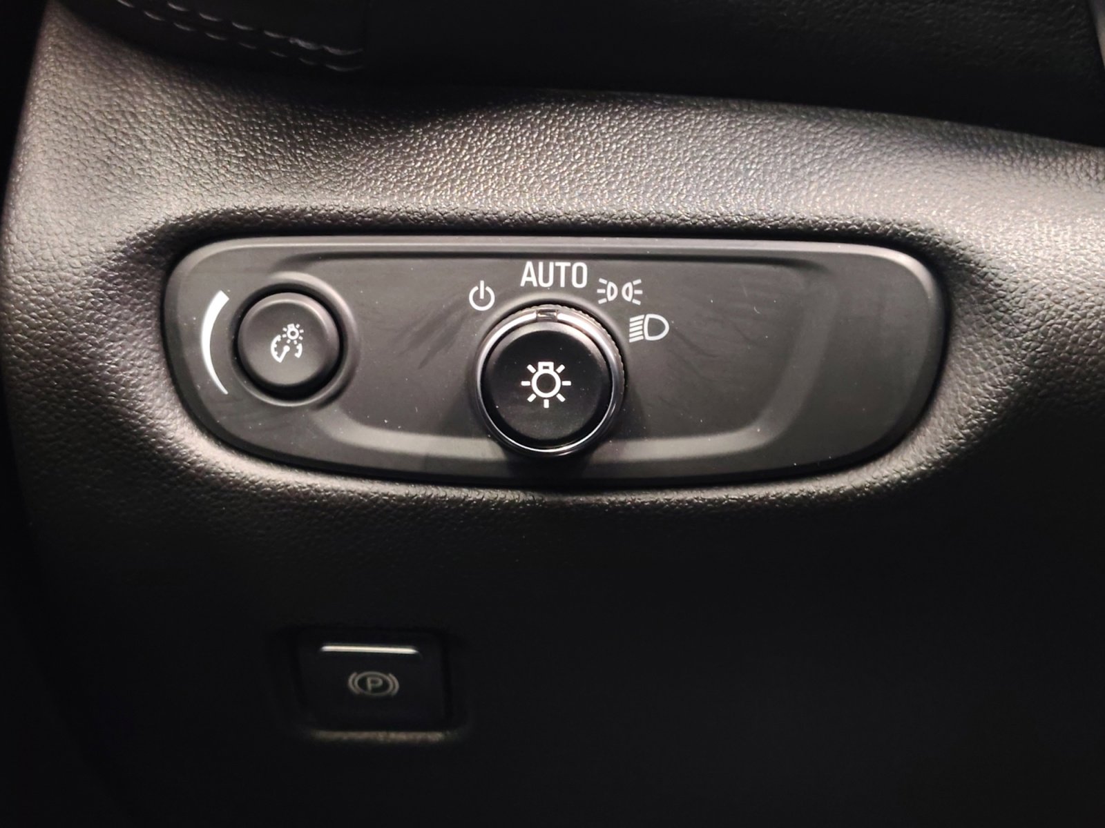 Used 2024 Chevrolet Blazer LT w/ Convenience Package FWD image 27