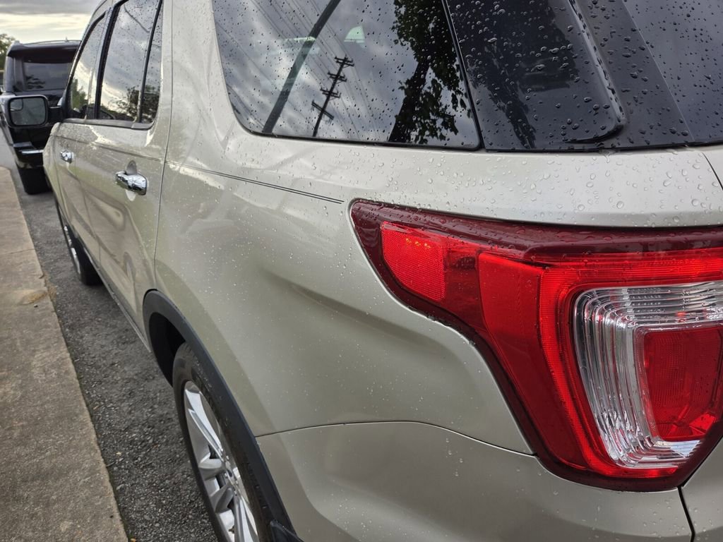 Used 2017 Ford Explorer Limited image 6