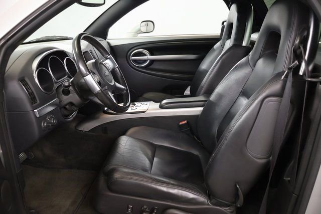Used 2004 Chevrolet SSR w/ Preferred Equipment Group image 11