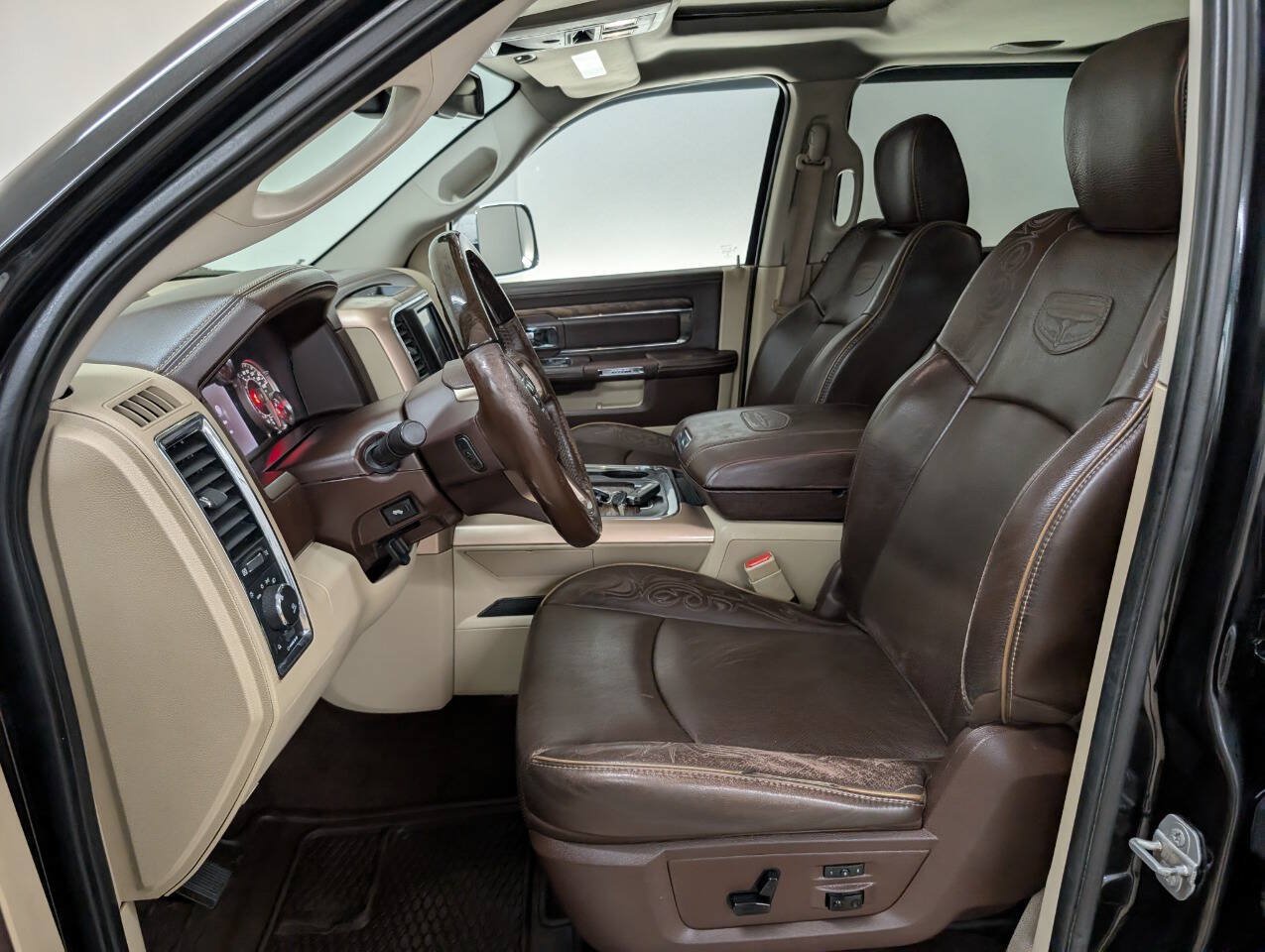 Used 2015 RAM 1500 Laramie Longhorn AWD/4WD image 6