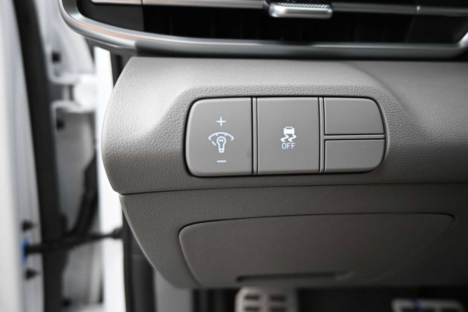 New 2026 Hyundai Elantra Sport FWD image 22
