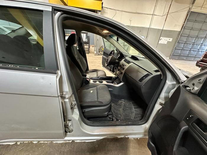 Used 2009 Ford Focus SE FWD image 28
