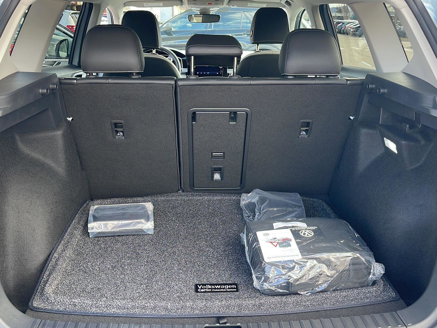 Used 2025 Volkswagen Taos SE image 36