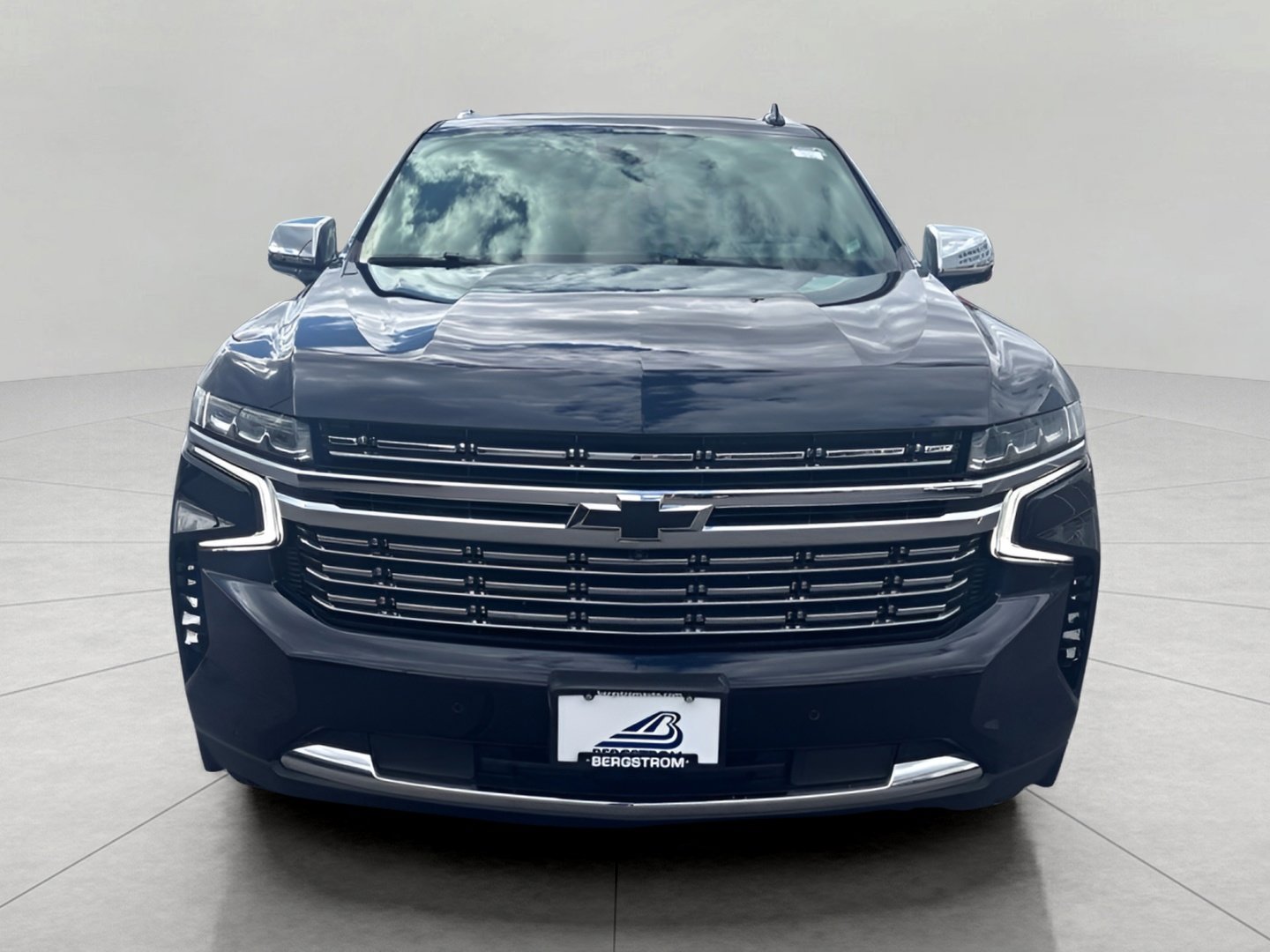 Used 2023 Chevrolet Tahoe Premier w/ Premium Package AWD/4WD image 8