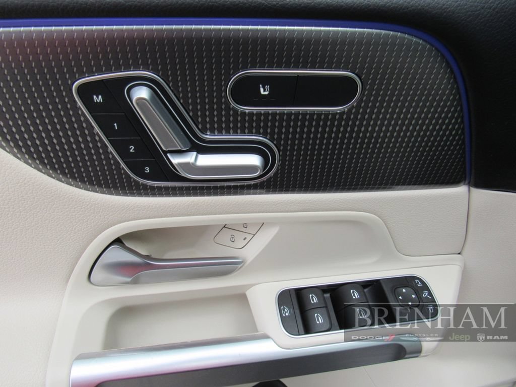 Used 2022 Mercedes-Benz GLB 250 w/ Premium Package image 14