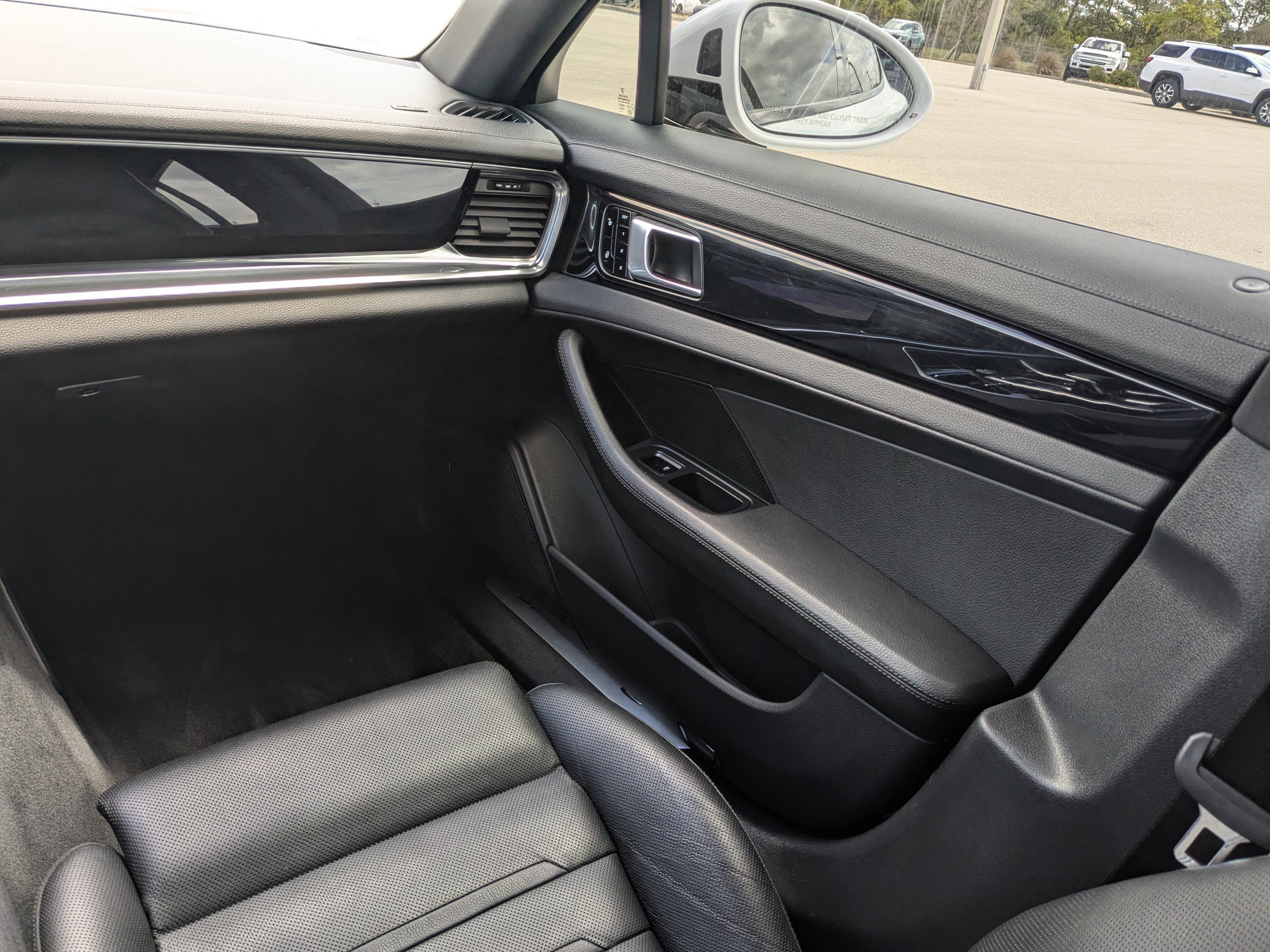 Used 2018 Porsche Panamera 4S w/ Premium Package Plus image 19