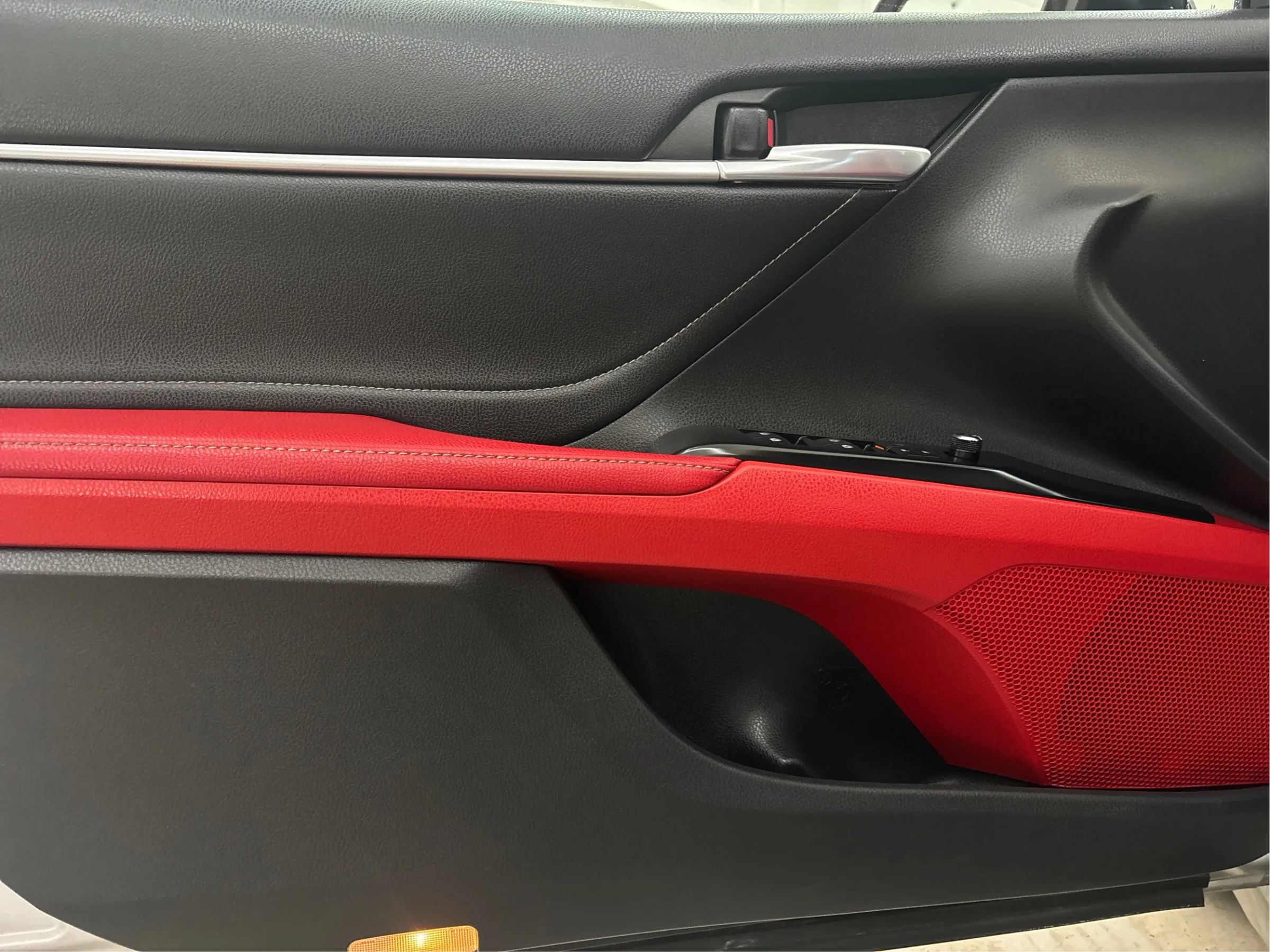 Used 2018 Toyota Camry XSE FWD image 25