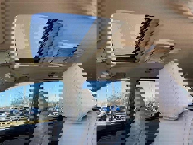 Certified 2023 Honda Odyssey Touring image 24