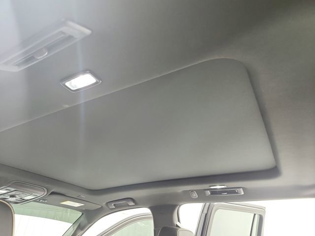 Used 2021 Chevrolet Suburban Premier w/ Premium Package AWD/4WD image 22