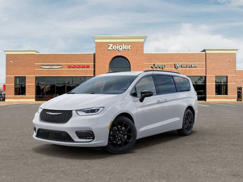 New 2026 Chrysler Pacifica Limited w/ S Appearance Package
