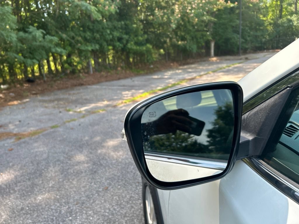 Used 2019 Nissan Rogue SV FWD image 12