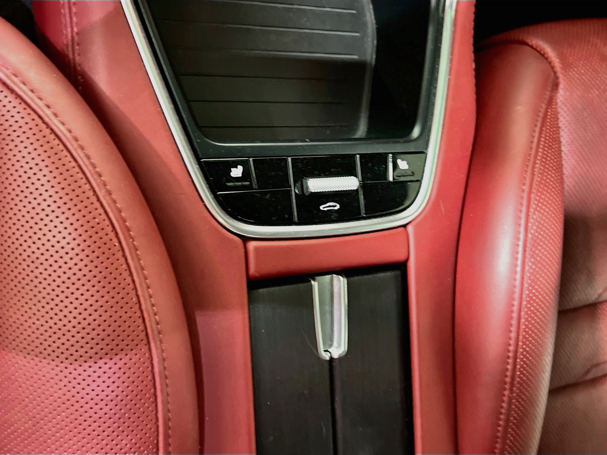 Used 2020 Porsche Panamera GTS image 27