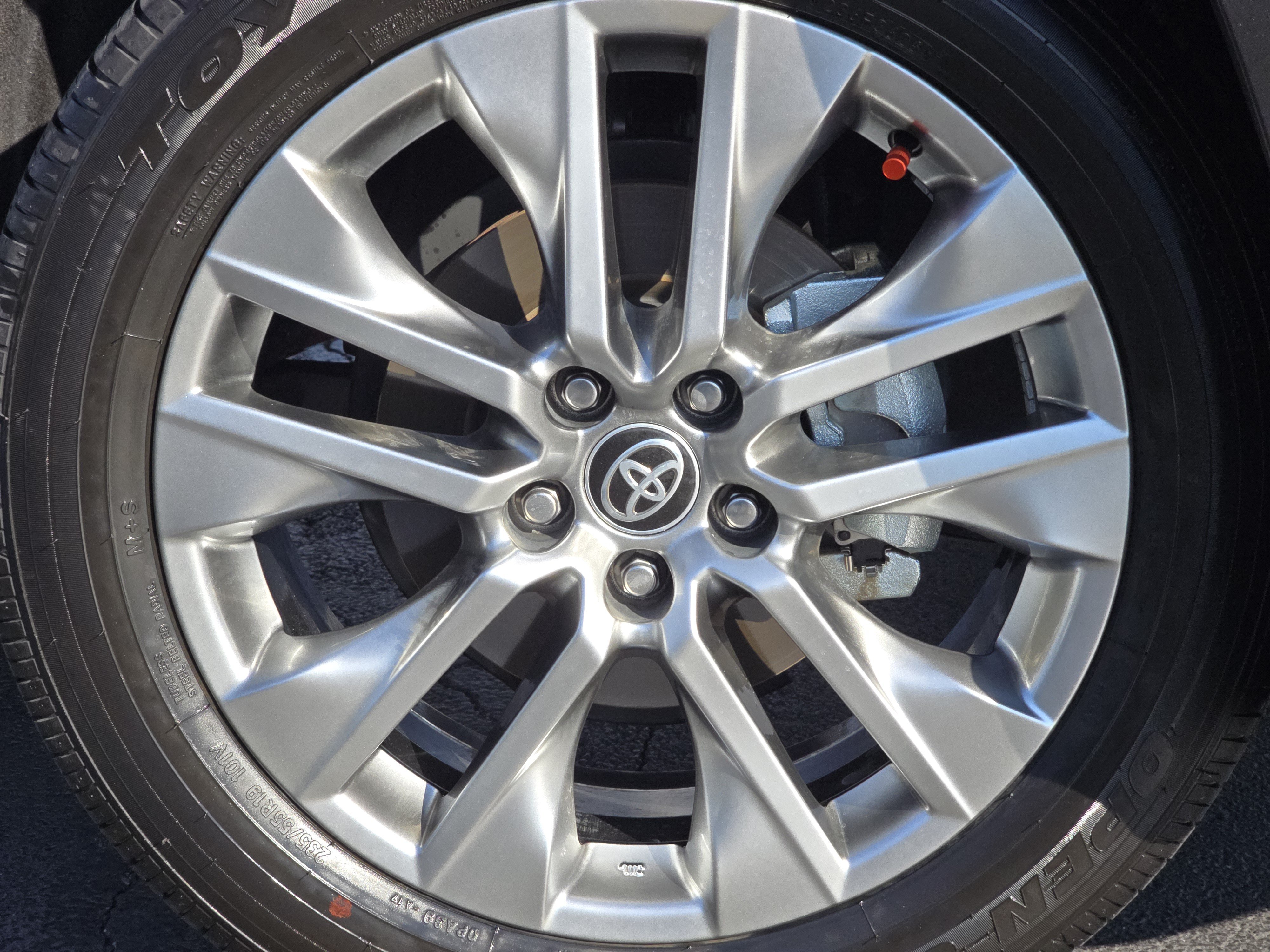 Used 2025 Toyota RAV4 XLE Premium w/ Weather Package AWD/4WD image 15