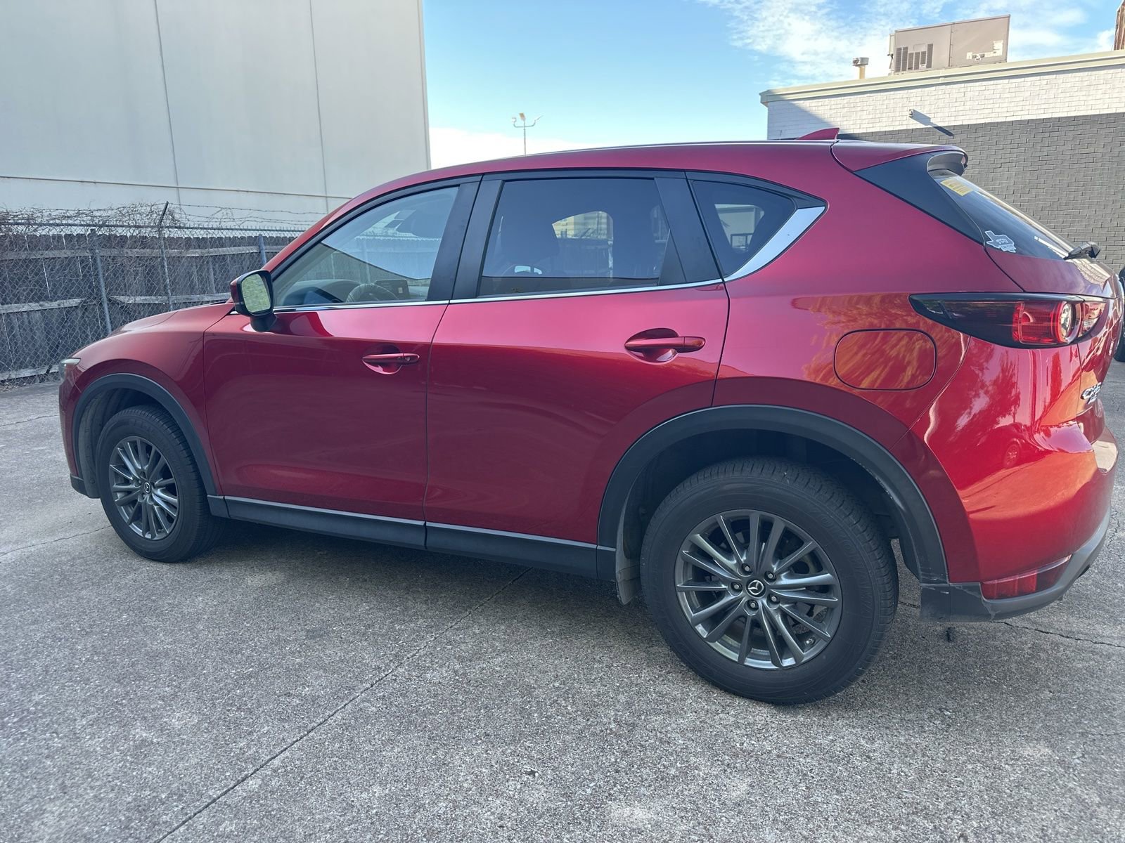 Used 2019 MAZDA CX-5 Touring image 4