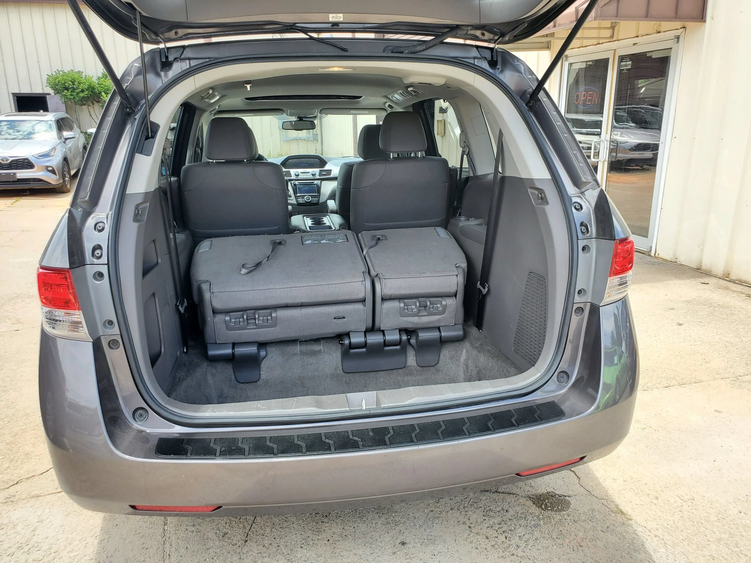 Used 2017 Honda Odyssey EX-L image 39