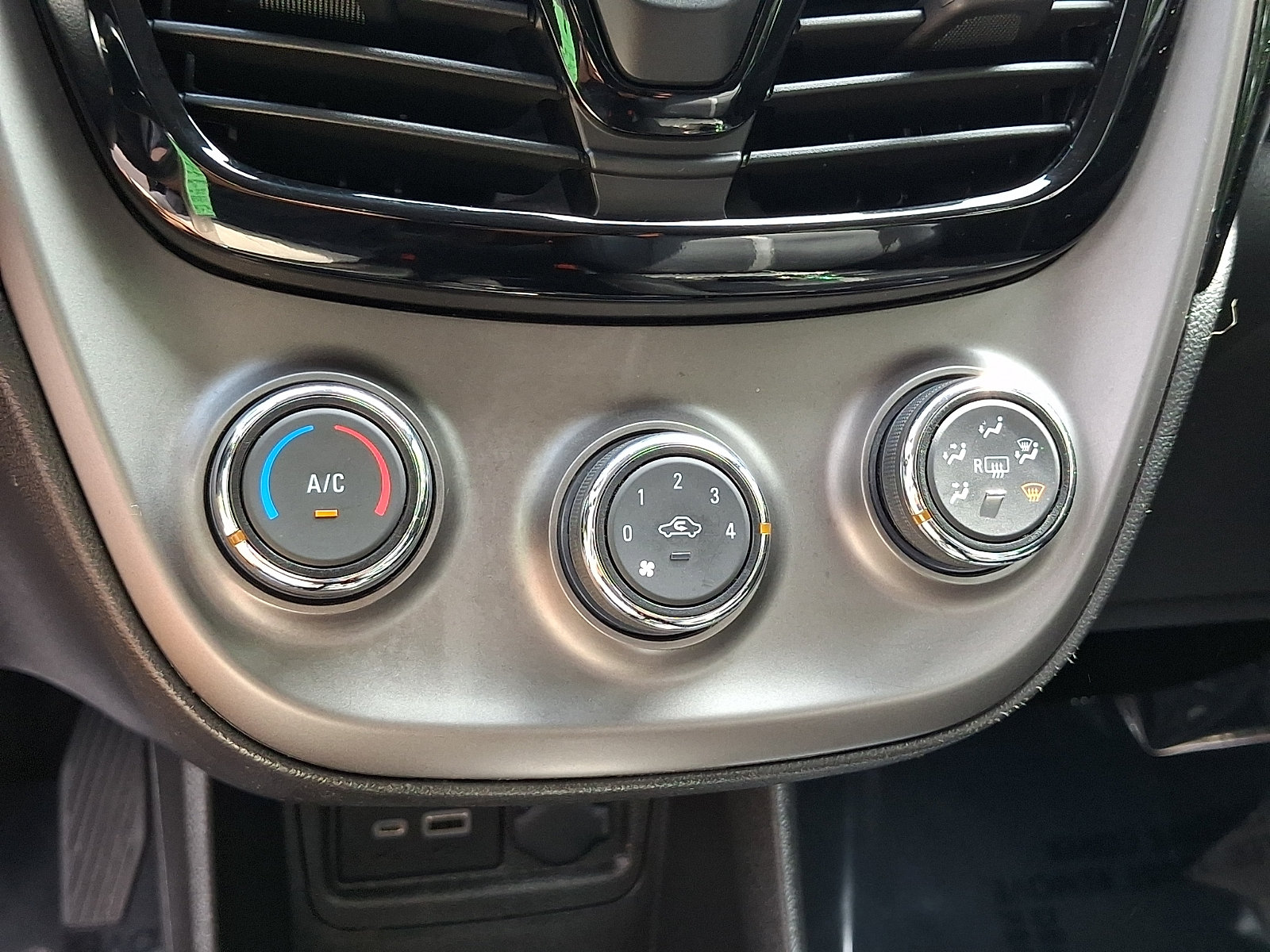 Used 2022 Chevrolet Spark ACTIV FWD image 18