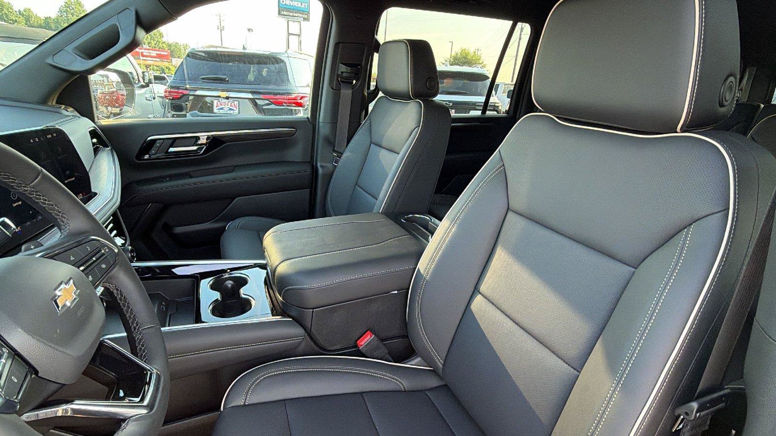 New 2026 Chevrolet Suburban Premier AWD/4WD image 18