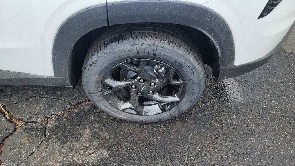 New 2026 Chevrolet Trax LT image 8