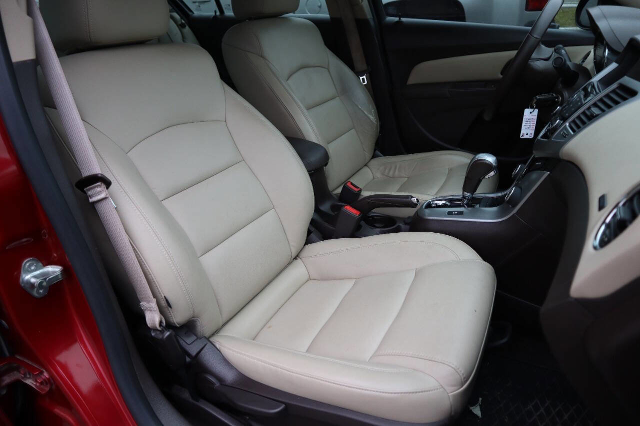 Used 2014 Chevrolet Cruze Diesel w/ Enhanced Safety Package image 6