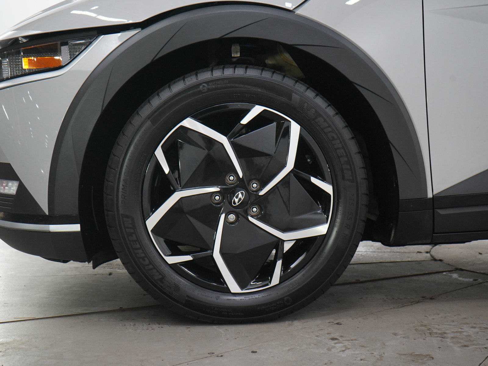 Certified 2024 Hyundai Ioniq 5 SE AWD/4WD image 30