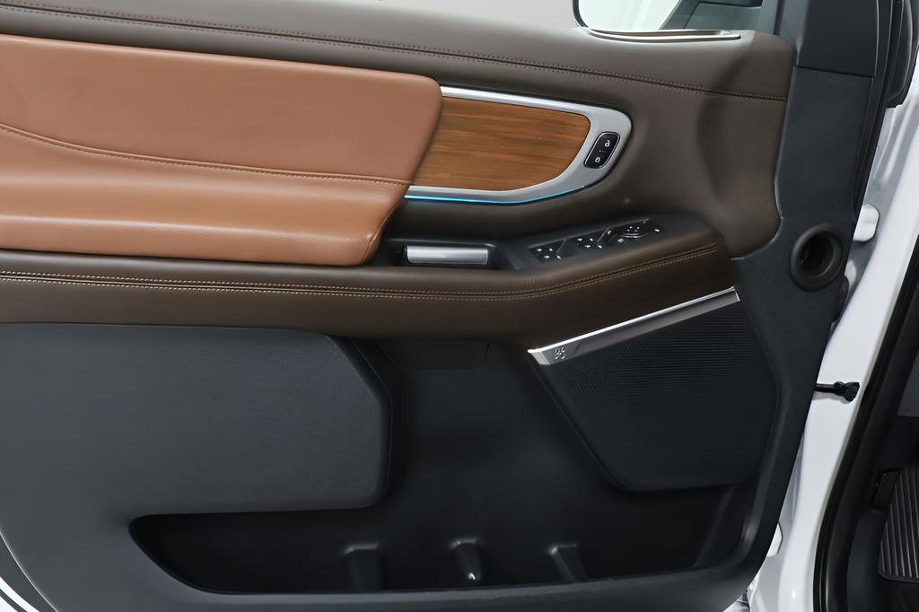 Used 2025 Ford Expedition King Ranch AWD/4WD image 24