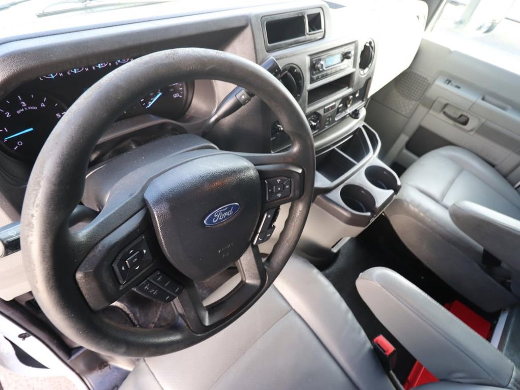 Certified 2022 Ford E-450 and Econoline 450 Super Duty w/ Power Windows & Locks Group image 8