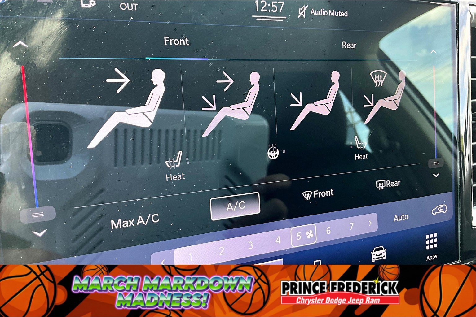 Used 2022 Chrysler Pacifica Touring-L image 28