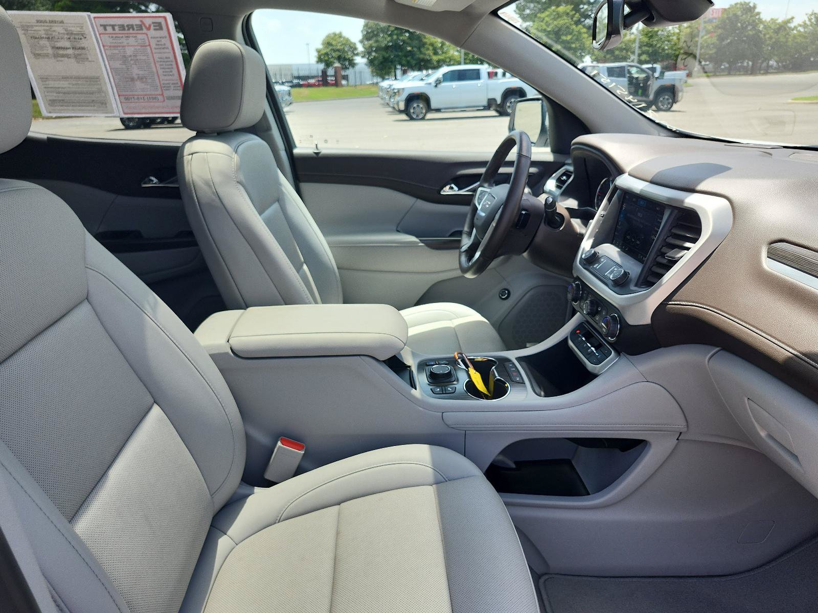 Used 2021 GMC Acadia SLT w/ Preferred Package FWD image 7