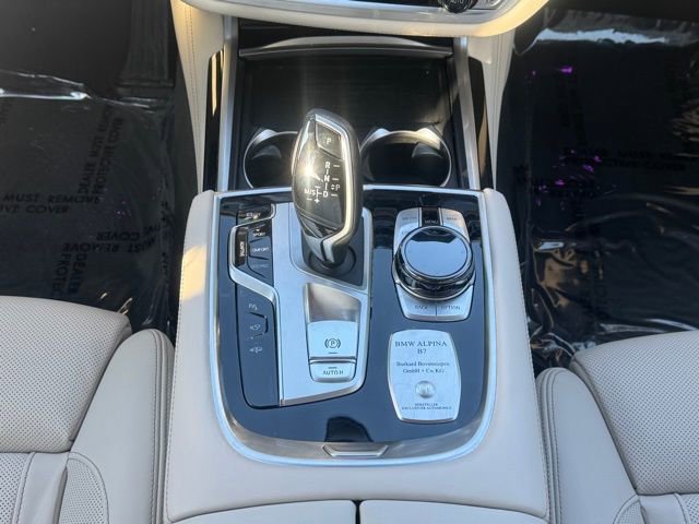 Used 2022 BMW ALPINA B7 xDrive w/ Luxury Rear Seating Package image 21